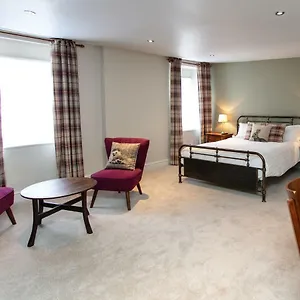 The Arms Hotel